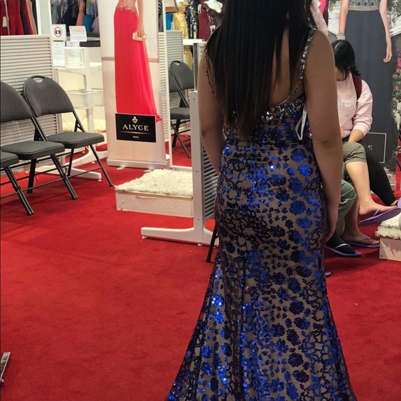 Gemini Bridal Gown - Picture 2 of 3